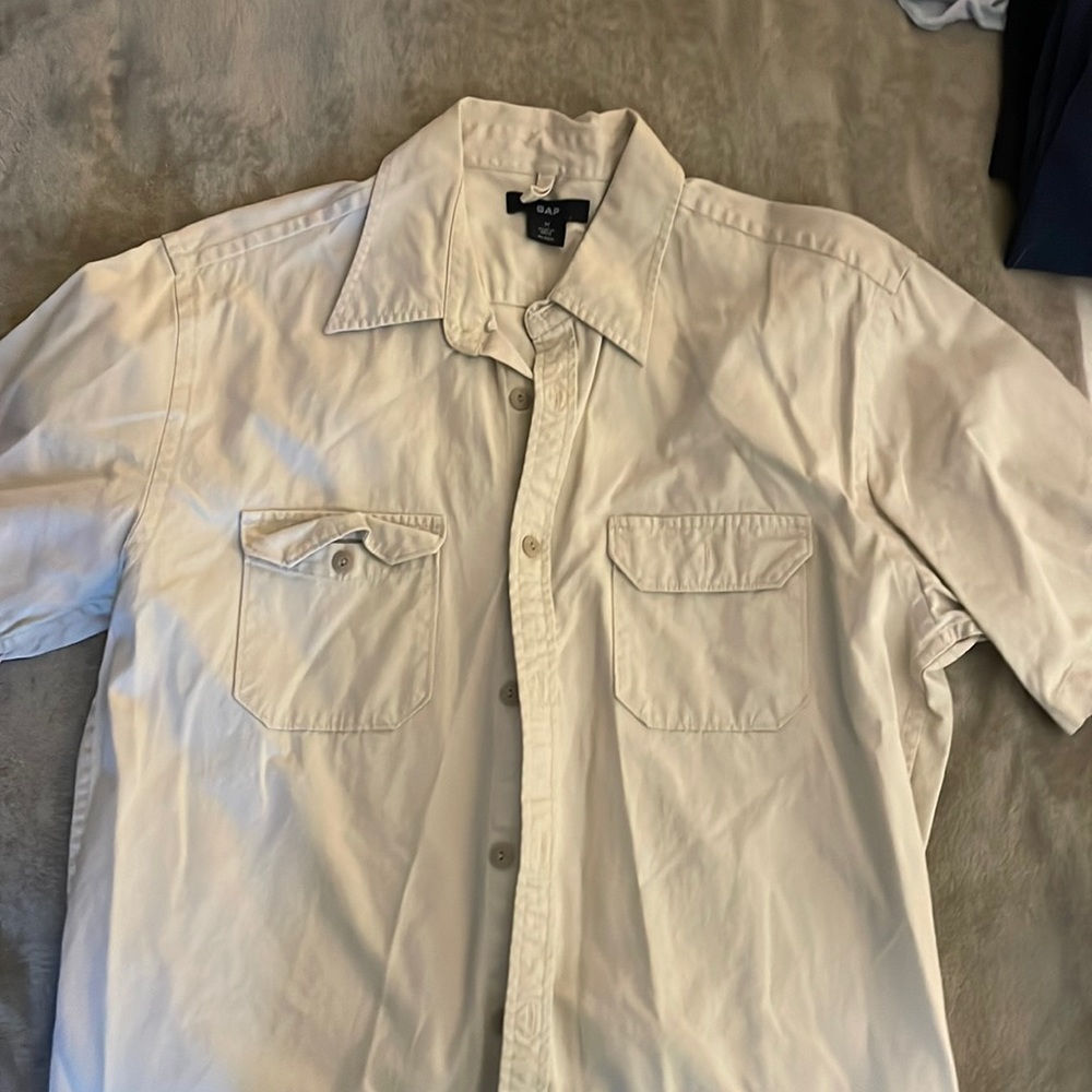 Men’s Gap short sleeve Button Down Tan